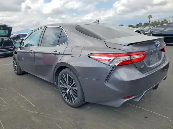 4T1G11AK7LU301679 2020 TOYOTA CAMRY - Image 2