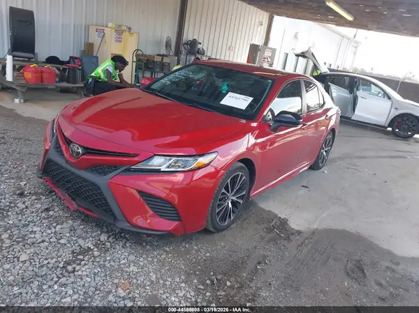 4T1G11AK7LU305506 2020 TOYOTA CAMRY - Image 2