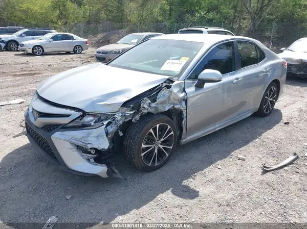 4T1G11AK7LU306493 2020 TOYOTA CAMRY - Image 2