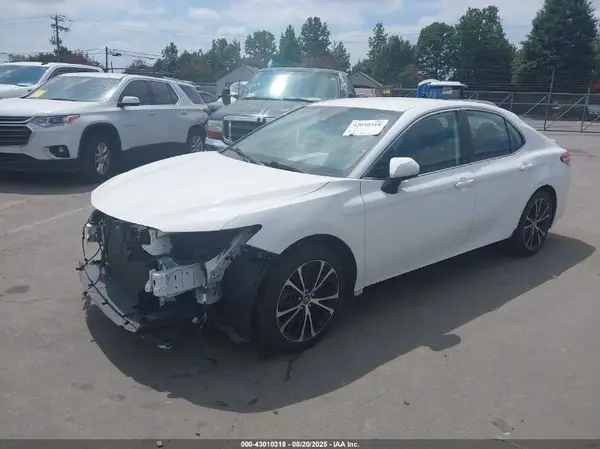 4T1G11AK7LU306865 2020 TOYOTA CAMRY - Image 2
