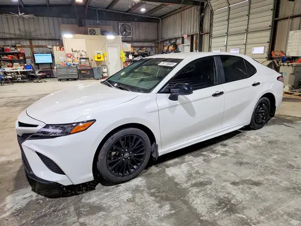 4T1G11AK7LU320734 2020 TOYOTA CAMRY - Image 1