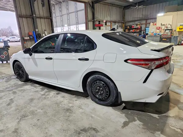 4T1G11AK7LU320734 2020 TOYOTA CAMRY - Image 2