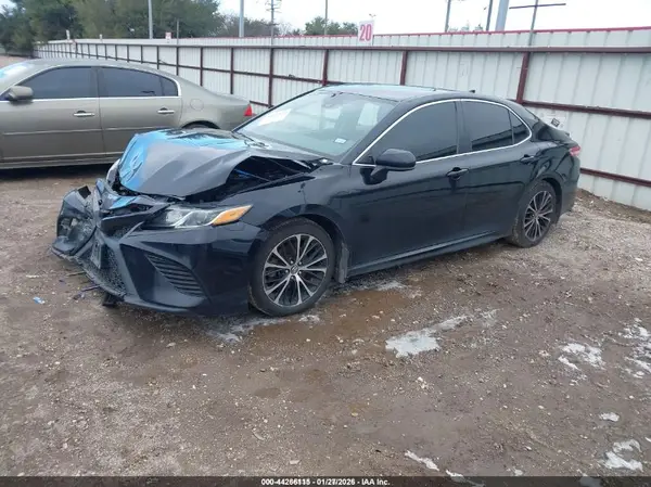 4T1G11AK7LU335556 2020 TOYOTA CAMRY - Image 2
