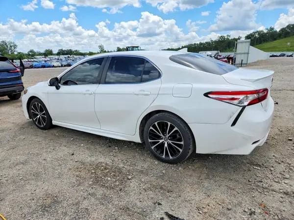 4T1G11AK7LU355578 2020 TOYOTA CAMRY - Image 2