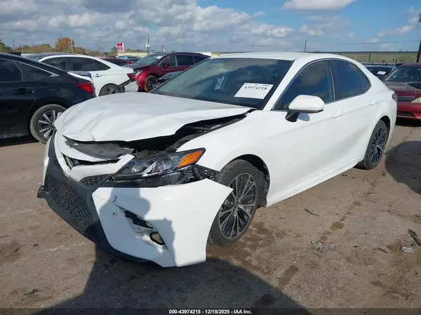 4T1G11AK7LU360831 2020 TOYOTA CAMRY - Image 2