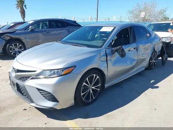 4T1G11AK7LU361056 2020 TOYOTA CAMRY - Image 2