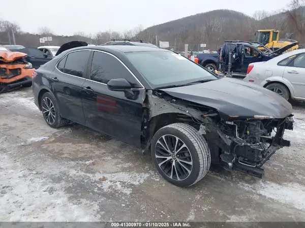4T1G11AK7LU361428 2020 TOYOTA CAMRY - Image 1