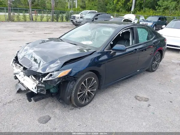 4T1G11AK7LU372185 2020 TOYOTA CAMRY - Image 2