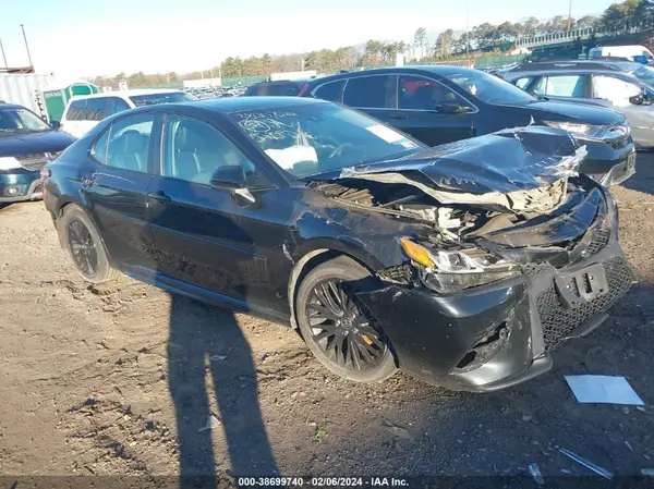 4T1G11AK7LU373921 2020 TOYOTA CAMRY - Image 1