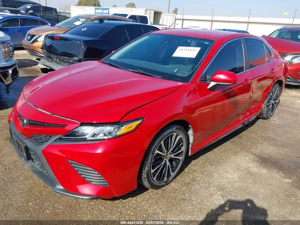 4T1G11AK7LU374759 2020 TOYOTA CAMRY - Image 2