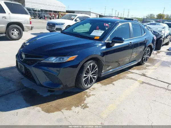 4T1G11AK7LU386622 2020 TOYOTA CAMRY - Image 2