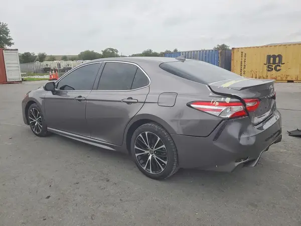 4T1G11AK7LU392596 2020 TOYOTA CAMRY - Image 2