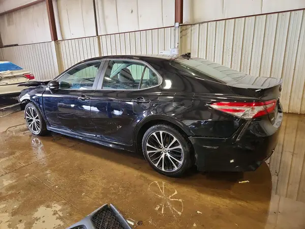 4T1G11AK7LU501820 2020 TOYOTA CAMRY - Image 2