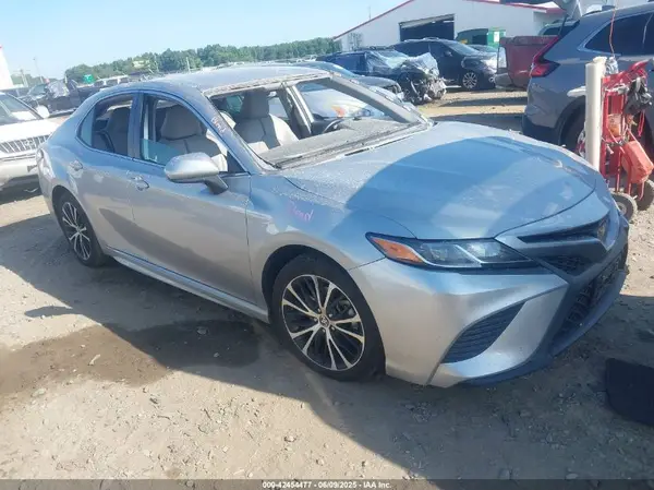 4T1G11AK7LU502675 2020 TOYOTA CAMRY - Image 1