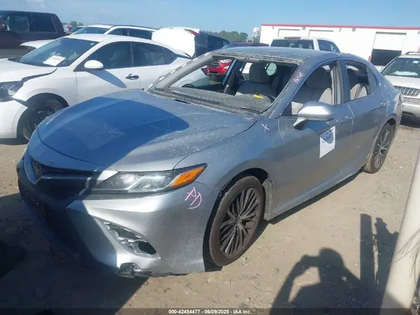 4T1G11AK7LU502675 2020 TOYOTA CAMRY - Image 2