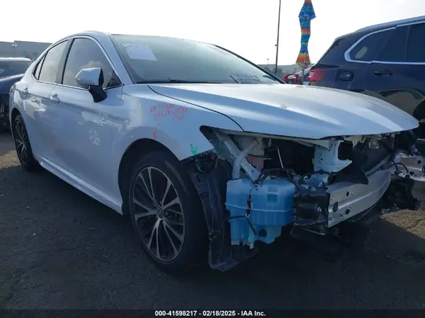4T1G11AK7LU508136 2020 TOYOTA CAMRY - Image 1