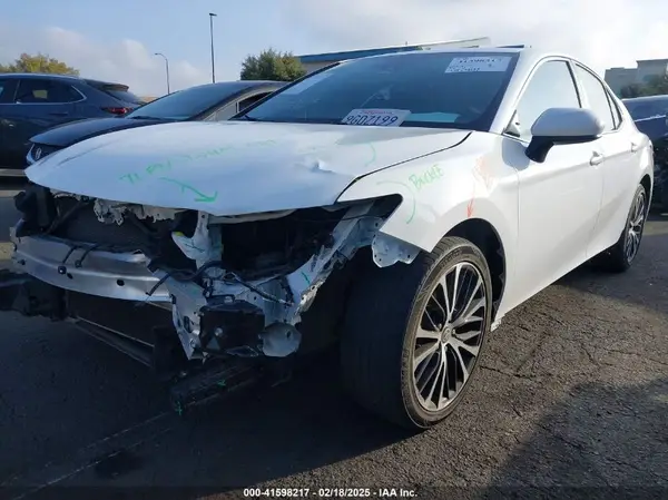 4T1G11AK7LU508136 2020 TOYOTA CAMRY - Image 2