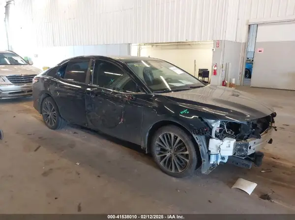 4T1G11AK7LU861850 2020 TOYOTA CAMRY - Image 1