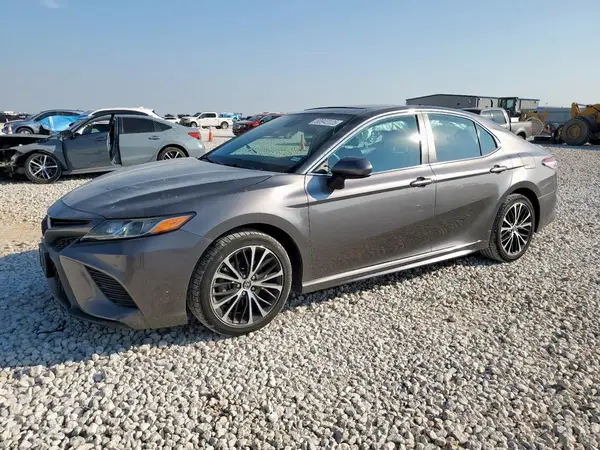 4T1G11AK7LU864229 2020 TOYOTA CAMRY - Image 1