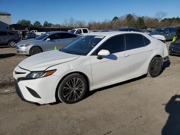 4T1G11AK7LU864943 2020 TOYOTA CAMRY - Image 1