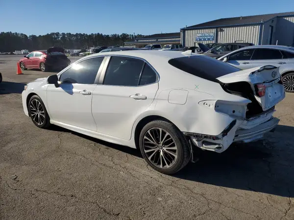 4T1G11AK7LU864943 2020 TOYOTA CAMRY - Image 2