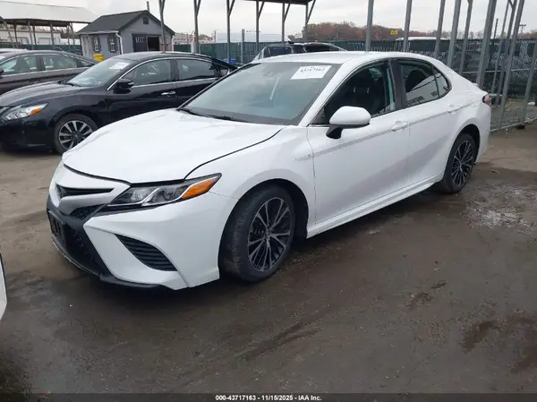 4T1G11AK7LU865476 2020 TOYOTA CAMRY - Image 2