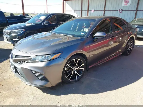 4T1G11AK7LU869138 2020 TOYOTA CAMRY - Image 2