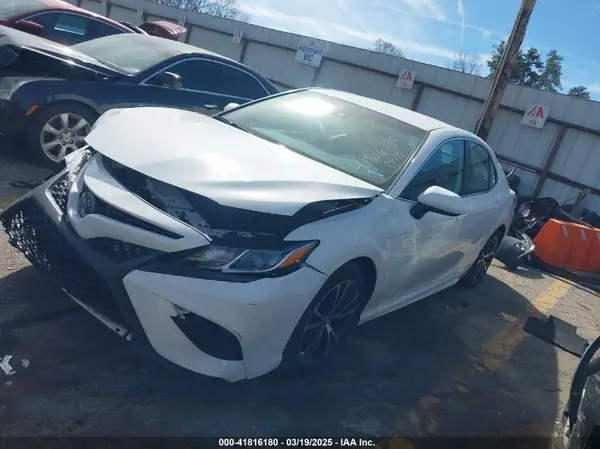 4T1G11AK7LU878826 2020 TOYOTA CAMRY - Image 2