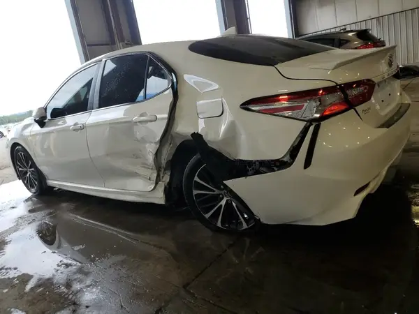 4T1G11AK7LU884285 2020 TOYOTA CAMRY - Image 2