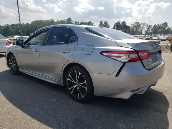 4T1G11AK7LU888692 2020 TOYOTA CAMRY - Image 2