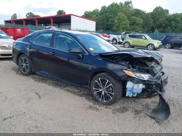 4T1G11AK7LU898414 2020 TOYOTA CAMRY - Image 1