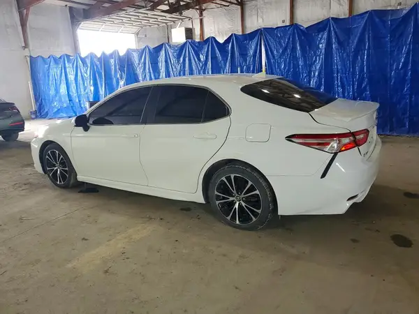 4T1G11AK7LU904261 2020 TOYOTA CAMRY - Image 2