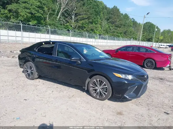 4T1G11AK7LU905104 2020 TOYOTA CAMRY - Image 1