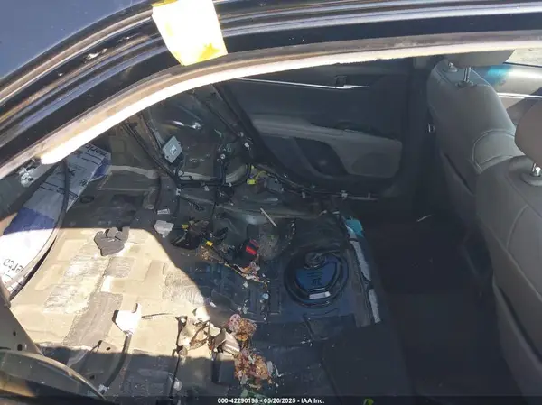 4T1G11AK7LU905104 2020 TOYOTA CAMRY - Image 8