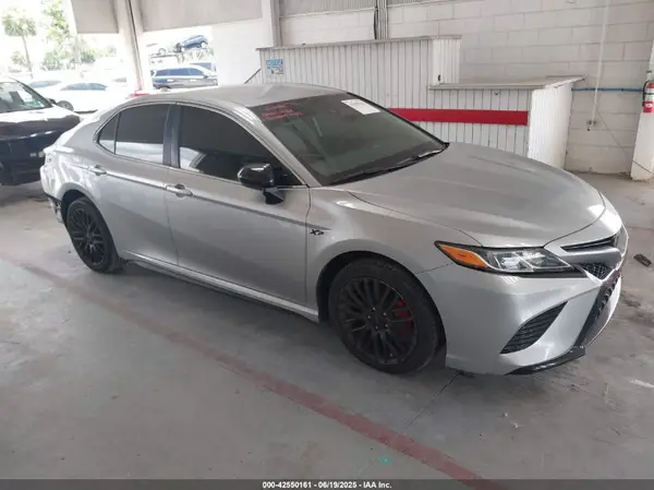 4T1G11AK7LU907418 2020 TOYOTA CAMRY - Image 1