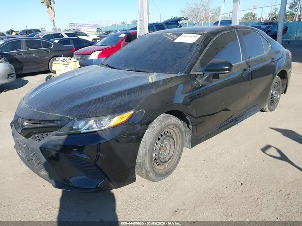 4T1G11AK7LU913574 2020 TOYOTA CAMRY - Image 2