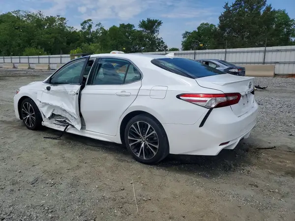 4T1G11AK7LU936501 2020 TOYOTA CAMRY - Image 2