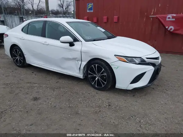 4T1G11AK7LU939737 2020 TOYOTA CAMRY - Image 1