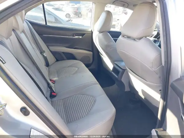 4T1G11AK7LU943299 2020 TOYOTA CAMRY - Image 8