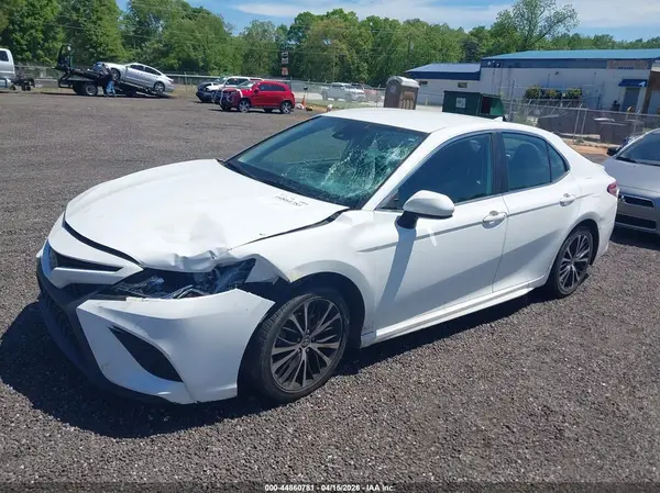 4T1G11AK7LU948275 2020 TOYOTA CAMRY - Image 2