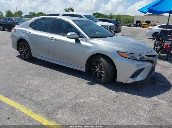 4T1G11AK7LU951788 2020 TOYOTA CAMRY - Image 1