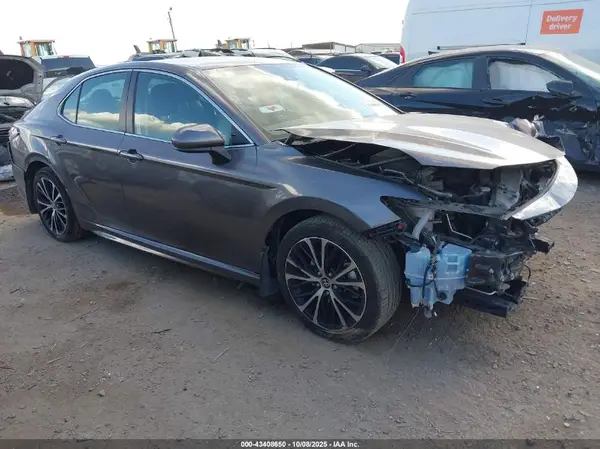 4T1G11AK7LU952701 2020 TOYOTA CAMRY - Image 1