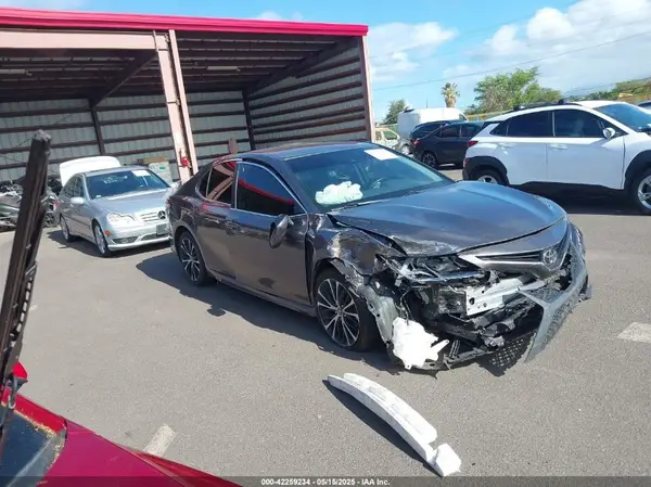 4T1G11AK7LU962743 2020 TOYOTA CAMRY - Image 1