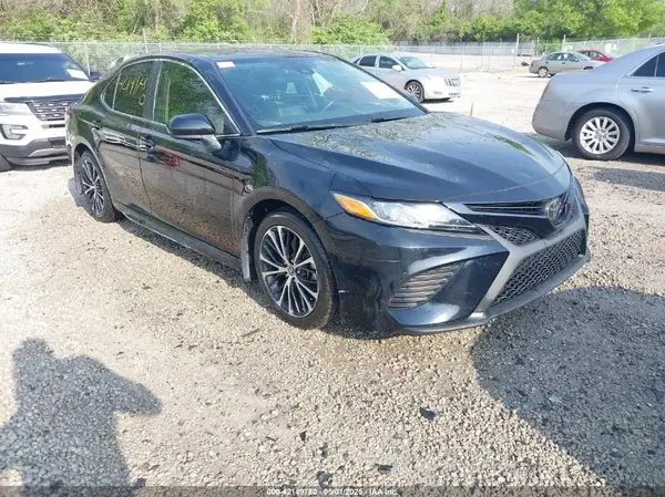 4T1G11AK7LU970275 2020 TOYOTA CAMRY - Image 1