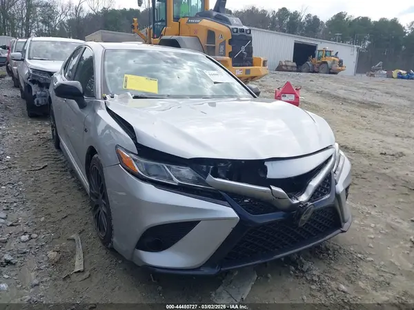 4T1G11AK7LU975105 2020 TOYOTA CAMRY - Image 1