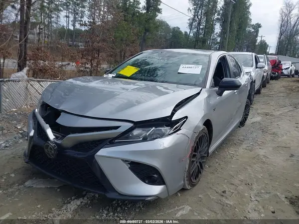 4T1G11AK7LU975105 2020 TOYOTA CAMRY - Image 2