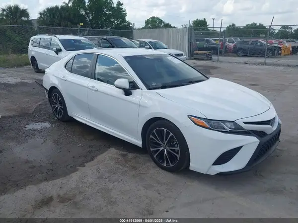 4T1G11AK7LU975234 2020 TOYOTA CAMRY - Image 1