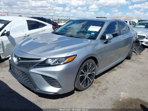 4T1G11AK7LU975248 2020 TOYOTA CAMRY - Image 2