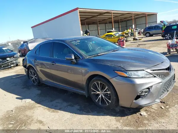 4T1G11AK7LU977775 2020 TOYOTA CAMRY - Image 1