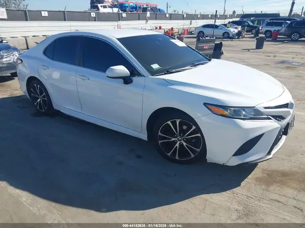 4T1G11AK7LU979008 2020 TOYOTA CAMRY - Image 1